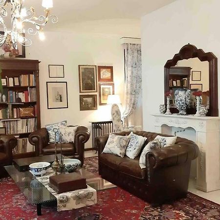 La Villa Bianca - Appartamento In Villa セスト・フィオレンティーノ エクステリア 写真