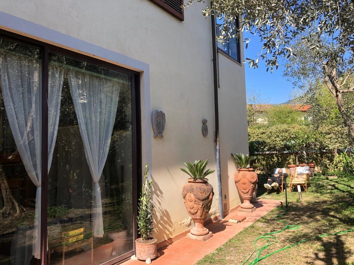 La Villa Bianca - Appartamento In Villa セスト・フィオレンティーノ エクステリア 写真