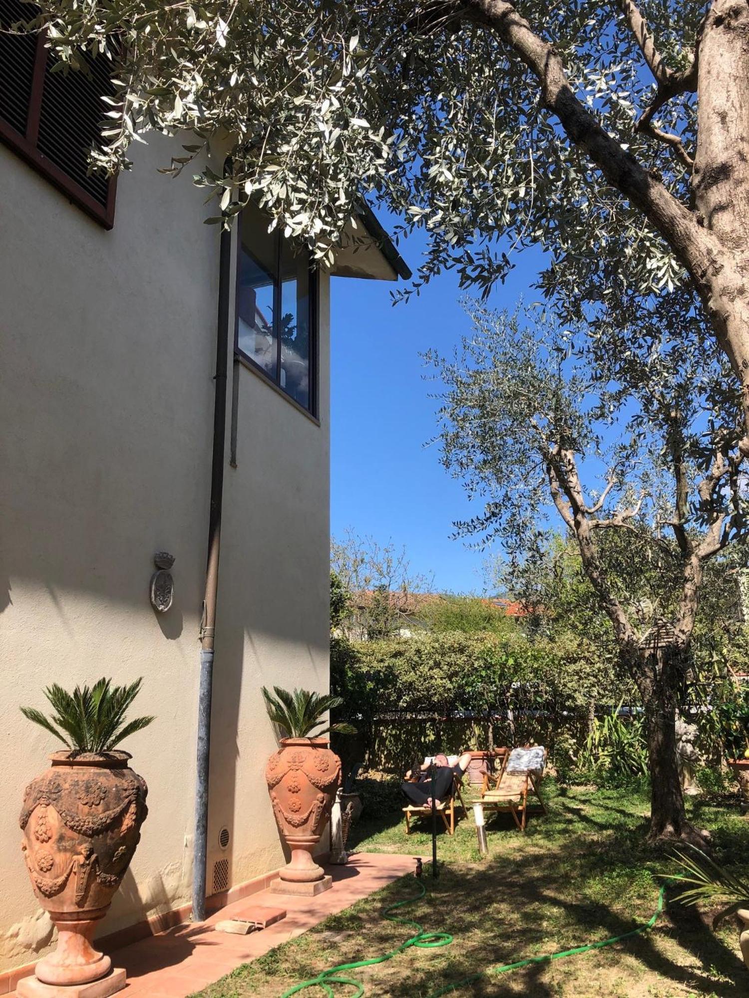 La Villa Bianca - Appartamento In Villa セスト・フィオレンティーノ エクステリア 写真